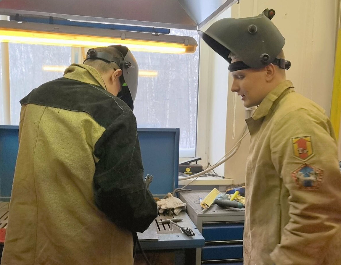 Молодым — везде у нас дорога: трудоустраиваем молодежь